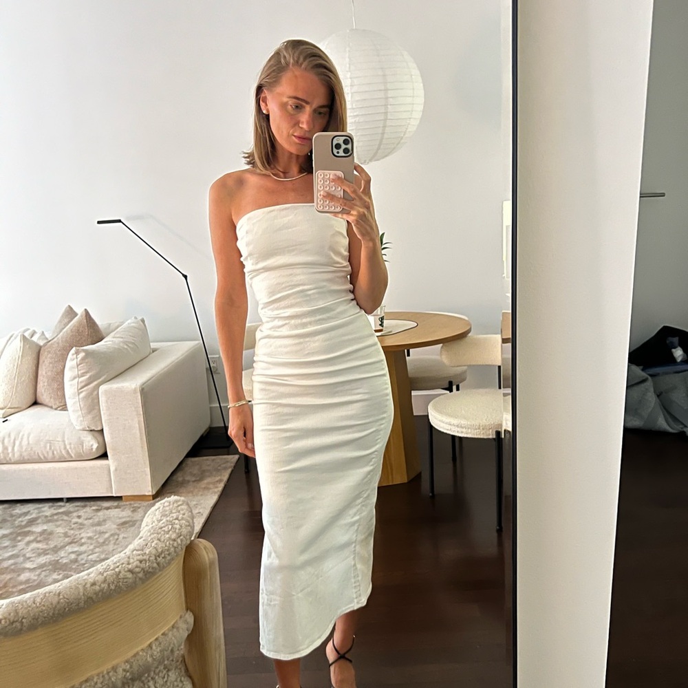 Elegant White Strapless Dress